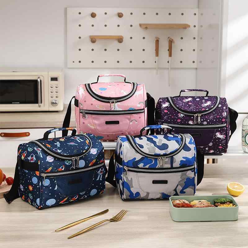 ・カテゴリ: 弁当バッグ、ピクニックバッグ、アイスバッグ・主な素材: オックスフォード布・カラー展開: グレー、ブラック、ネイビー、ピンク（ユニコーン）、パープル（ユニコーン）、ネイビー（星空）、迷彩プリント・スタイル: 現代風、シンプル・デザイン: 手提げ、斜め掛け・機能: 持ち運び可能