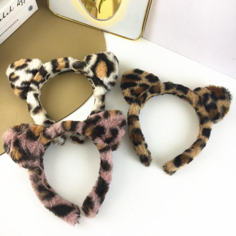 ・カテゴリ: ヘアアクセサリー・素材: 布・カラー展開: 豹柄ぬいぐるみカチューシャ（ブラウン幅広）、豹柄ぬいぐるみカチューシャ（ホワイト幅広）、豹柄ぬいぐるみカチューシャ（ピンク幅広）・スタイル: スウィートクール・デザイン: シンプル・柄: レオパード