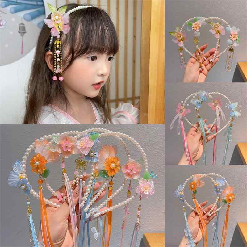 ・カテゴリ: ヘアアクセサリー・スタイル: 和風、レトロ・技術: 手工芸・対象: 子ども・デザイン: U字型、カチューシャ・主な素材: パール・カラー展開: 1#ピンクバタフライ、2#ブルーバタフライ、3#オレンジフラワー、4#鈴付きシフォンオレンジ、5#ピンクフラワー、6#ピンクパール、7#オレンジフラワー、8#ブルーシフォン、9#グリーンリーフ、10#ブルーフラワー・柄: 蝶、花・セット内容: カチューシャ・デザイン要素: パール、ラインストーン、花、蝶、デイジー、リボン・対象年齢: 0〜3歳、3〜6歳、6〜10歳、10歳以上