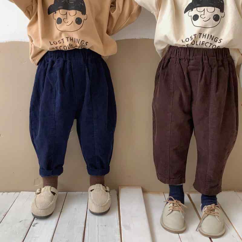 ・カテゴリ: 子供用パンツ・スタイル: 韓国風・素材: 綿 ・パンツ丈: 長ズボン・対象性別: 男女兼用・対象年齢: 3〜8歳・デザイン: コーデュロイパンツ、無地・加工: 柔軟加工・ウエスト: ミドルウエスト・パンツのクロッチ開閉: なし・前開き仕様: ゴムウエスト・カラー展開: ブラウン、ネイビー・サイズ展開: 80cm、90cm、110cm、120cm、130cm
