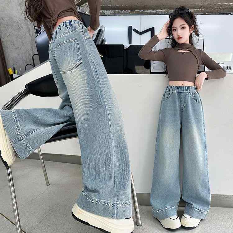 ・カテゴリ: 子供用パンツ・スタイル: カジュアル・主な素材: ポリエステル・素材含有率: 44%・パンツ丈: ロングパンツ・対象性別: 女の子・対象年齢: 8歳以上、身長140cm以上の中大童・ウエスト: ハイウエスト・前開き仕様: ゴムウエスト・柄: 無地・カラー展開: デニムブルー・サイズ展開: 120cm、130cm、140cm、150cm、160cm、170cm