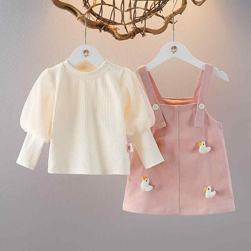 ・カテゴリ: 子供服セット・性別: 女の子・スタイル: プリンセス・セット内容: スカートセット（2点セット）・対象年齢: 1〜3歳（身長80〜100cm）・袖丈: 長袖・フード: フードなし・生地の厚さ: 普通・柄: 無地・主な素材: 綿・素材割合: 綿96.2%・安全基準: A類・留め具の種類: プルオーバー・カラー展開: ピンク・サイズ展開: 73cm、80cm、90cm、100cm、110cm、120cm