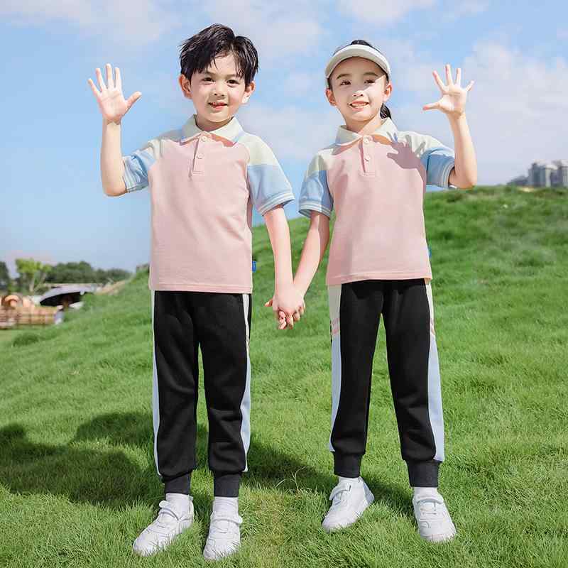・カテゴリ: 制服・スタイル: カジュアル・対象性別: 男女兼用・対象年齢: キッズ・ジュニア（8歳以上、身長140cm以上）・主な素材: ポリエステル50%・開閉仕様: ジップアップ・デザイン: スポーツ、セットアップ、バイカラー・セット内容: 長袖トップス+パンツ・フード: なし・サイズ展開: 100cm、110cm、120cm、130cm、140cm、150cm、160cm、170cm、180cm