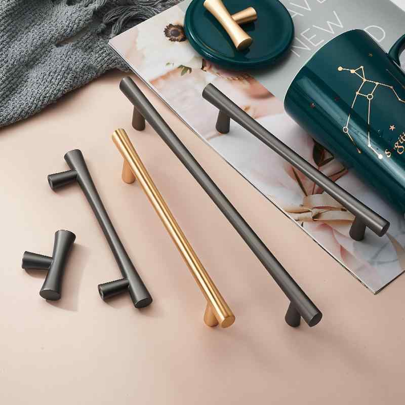・カテゴリ: 取手・適用場所: クローゼット・タイプ: 銅ヘアライン加工 単孔、銅ヘアライン加工 96mm、銅ヘアライン加工 128mm、銅ヘアライン加工 192mm、パールグレー 単孔、パールグレー 96mm、パールグレー 128mm、パールグレー 192mm・スタイル: モダンシンプル・主な素材: 亜鉛合金・加工技術: ダイカスト