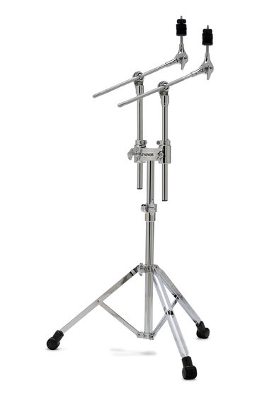 SONOR 4000 Series：SN-DCS4000 機能性を備えつつも、コストパフォーマンスにも優れた4000 Seriesのダブルシンバルスタンドです。 安定感は勿論、セットアップ面の実用性にも優れています。 “M8径のクイック・リリース・シンバルナット。” “柔軟なセッティングが可能なギアレス・ティルター。” “2セグメント・クランプ採用。” ※在庫があれば数日でお届けできますが、もしメーカー在庫切れの場合は納期にお時間をいただく場合がございます。 お急ぎの際はご遠慮なく在庫状況をお問い合わせ下さい。