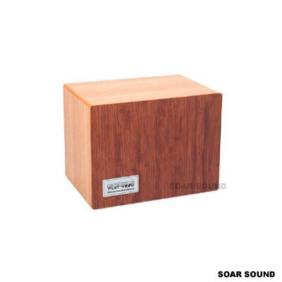 サイズをコンパクトにすることで子供から大人まで、座っても脚に挟んでも演奏できるモデルです。Rタイプは表裏2打面で音色を変えたリバーシブルモデルです。 270×360×250 mm 響線無、表裏2打面　打面全接着 PLAYWOODカホンは従来の枠にとらわれないSound Boxとしての可能性を秘め、演奏者のおもいを「かたち」にしたシリーズです。 プレイウッド・カホン、カホンガ、ヤンブー・シリーズはまず低音から高音まで、くまなく鳴るということです。しかし構造が単純な楽器ほど良く鳴るという、当たり前のことを当たり前にするのが難しいのです。スペイン、ラテン音楽はもとより、様々なジャンルの音楽シーンで、あなたが求めるサウンドを出してくれると思います。 　　　　　　　　　　　　　　　　　　　　　　　　　　　　 パーカッショニスト　白石 啓太 氏 もし在庫が無い場合は次回納期をご案内したうえでご予約または他製品へのご変更やキャンセルにて承ります。ご注文前の在庫確認・納期確認はお気軽にお問い合問い合わせ下さいませ。