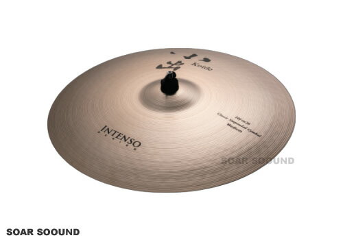 インテンソ・シリーズから待望のクラシック・サスペンド・シンバルの登場で す。国産B20ブロンズ合金に「10J」ハンマーを施し、弱奏から強奏、低音 から高音まで幅広く、縦横無尽に活躍するサウンドをお楽しみください。