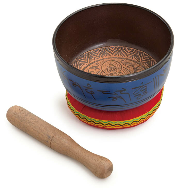 サウンドキング シンギングボウル / BG-SB1 スティックで叩いたり、縁をなぞると不思議な倍音の響きが広がります。 ヒーリングミュージック等で使われる他、セラピーや瞑想など心や体に癒やしを与えるアイテムとしても用いられています。 サウンドキング・シンギング・ボウルはとても鳴らしやすく、どなたでも簡単に響き渡る倍音をお楽しみいただけます。 サイズ：直径6.5インチ 付属品：スティック、クッション 重量：800g 原産国：インド