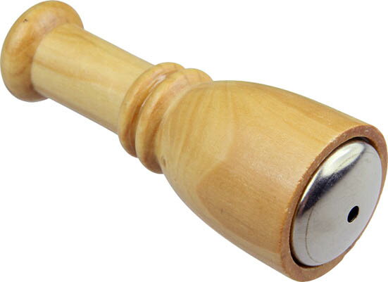 春を告げる鳥として親しまれているヒバリの鳴き声のホイッスルです。 どなたでも簡単に吹くことができます。 サイズ：直径 20mm × 長さ 55mm 材質：フランス 重量:12g