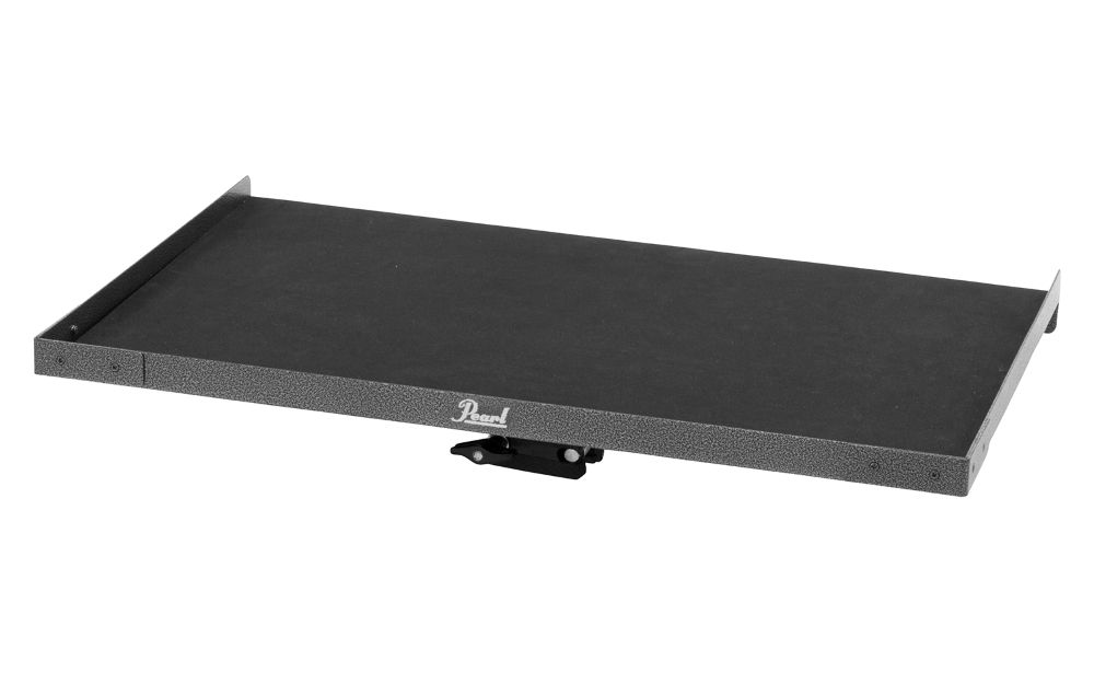 従来のパールマレットテーブル(PTT-1824)をお持ちの場合、このトレイに付け替えて使用できます。静音性を保つためトレイの上面に合成ゴムを装備し、奏者側に「囲い壁」が無い形状のため、マレットを置く際のノイズを気にせず使用が可能です。 天板 厚さ1.85mmアルミニウム製（奏者側の囲い壁が無い形状） テーブル寸法 幅600 x 奥行380mm テーブル底部にパイプ用クランプ装備