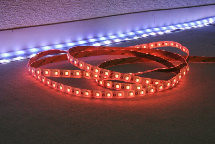 LED �ơ��ץ饤�� ���å� 5m 4��Ĵ�� ����ߥ͡������ ���� �ѡ��ƥ�����Ź�ޤ����������ꡢ���䤫���ˡ� ��������å��˺�Ŭ�� LED���� ȯ�� �饤�� ����ե� �ŵ�