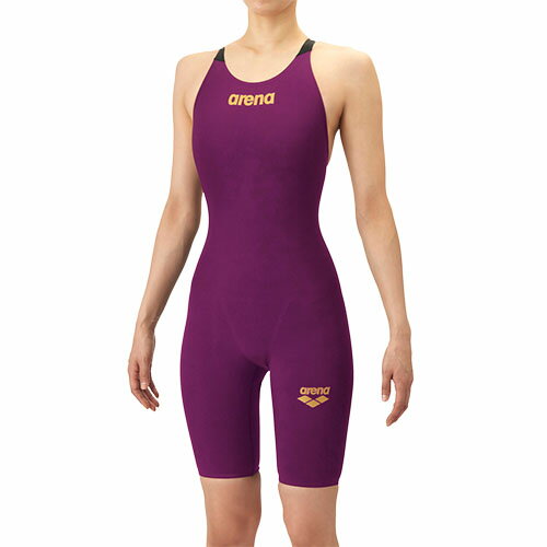 【返品交換不可】 セカンドモデル「AQUAFORCE FUSION-ONE」シリーズのジュニア用競泳水着。 公式大会に出場するために必要なWORLD AQUATICS（世界水泳連盟）承認モデルで、 初めて布帛水着に挑戦するスイマーにおすすめ。 身頃に切り替えのない1パーツ仕様を採用することによって、動きやすさと着心地を追求したモデル。 また布帛素材特有のコンプレッションで筋肉のブレを軽減。 肩紐にはニット素材を使用し、着用時の肩への着圧を軽減。 身体を動かしやすく、着やすい布帛素材のジュニア用競泳水着。 【カラー】PKGD 【素材】ポリエステル、ポリウレタン等 【原産国】日本 メーカー希望小売価格はメーカーカタログに基づいて掲載しています