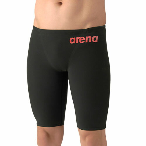 【返品交換不可】 セカンドモデル「AQUAFORCE FUSION-ONE」シリーズのジュニア用競泳水着。 公式大会に出場するために必要なWORLD AQUATICS（世界水泳連盟）承認モデルで、 初めて布帛水着に挑戦するスイマーにおすすめ。 身頃に切り替えのない1パーツ仕様を採用することによって、動きやすさと着心地を追求したモデル。 また布帛素材特有のコンプレッションで筋肉のブレを軽減。 身体を動かしやすく、着やすい布帛素材のジュニア用競泳水着。 【カラー】BKRD 【素材】ポリエステル、ポリウレタン等 【原産国】日本 メーカー希望小売価格はメーカーカタログに基づいて掲載しています