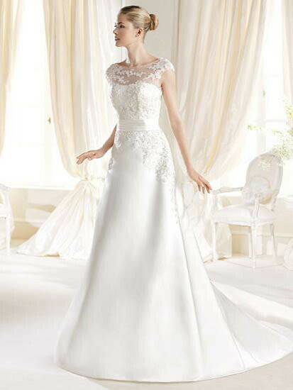 ウエディングドレス ウェディングドレス 結婚式 ウェディングドレス オフホワイト 花嫁 二次会ドレス ロングドレス ブライダルドレス 披露宴 海外挙式 前撮り Aラインドレス 肩出し 背中出し 前撮り 海外挙式 エレガント クラシック 上品 シンプル セミオーダー