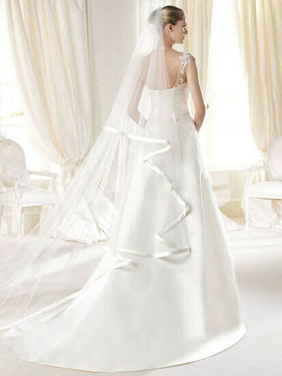 ウエディングドレス ウェディングドレス 結婚式 ウェディングドレス オフホワイト 花嫁 二次会ドレス ロングドレス ブライダルドレス 披露宴 海外挙式 前撮り Aラインドレス 肩出し 背中出し 前撮り 海外挙式 エレガント クラシック 上品 シンプル セミオーダー