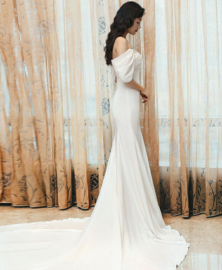 ウエディングドレス ウェディングドレス マーメイドラインドレス ロングドレス 花嫁 二次会ドレス 結婚式 披露宴 ブライダルドレス ロングドレス 白 オフホワイト サテン オフショルダー 前撮り 海外挙式 エレガント 上品 清楚 ナチュラル セミオーダー可能