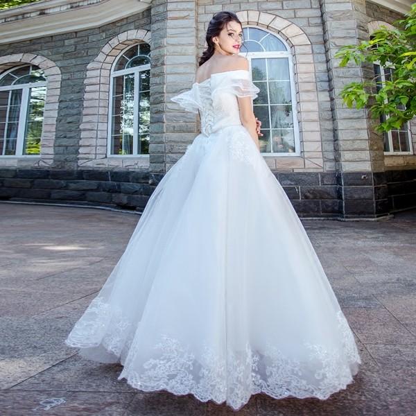 ミートスウィートのウエディングドレス 二次会ドレス ウェディングドレス エンパイア 結婚式 プリンセスラインドレス 花嫁 披露宴 ロングドレス ブライダル 白 オフホワイト 夏 大きいサイズ 前撮り 海外挙式 エレガント ボリューム 姫風 ロマンチック 可愛い お姫様 上品 優雅 セミオーダー｜アングル3