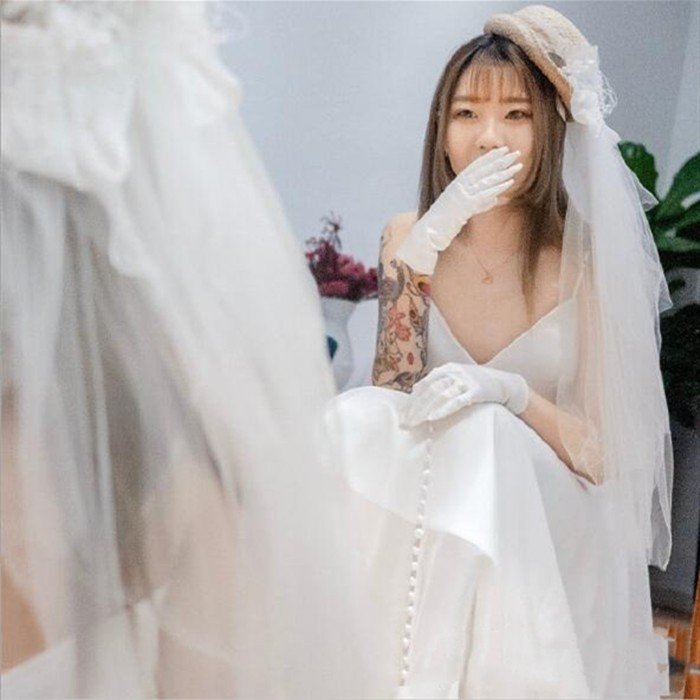 【マラソンP2倍×最大2000円クーポン 10/17 9:59まで】ウエディングドレス ウェディングドレス ミモレ丈 二次会ドレス ウェディグドレス 花嫁 パーティドレス 結婚式 白ドレス オフホワイト ワンピース 演奏会 大きいサイズ 小さいサイズ 発表会ドレス 安い 前撮り 披露宴