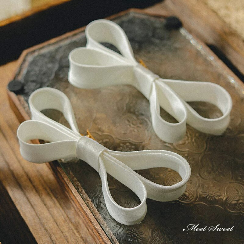 【P5倍★BLACK FRIDAY限定】ウェディングヘッドドレス 髪飾り リボン ヘアピン オフホワイト 結婚式 二次会 発表会 演奏会 披露宴 前撮り 誕生日...