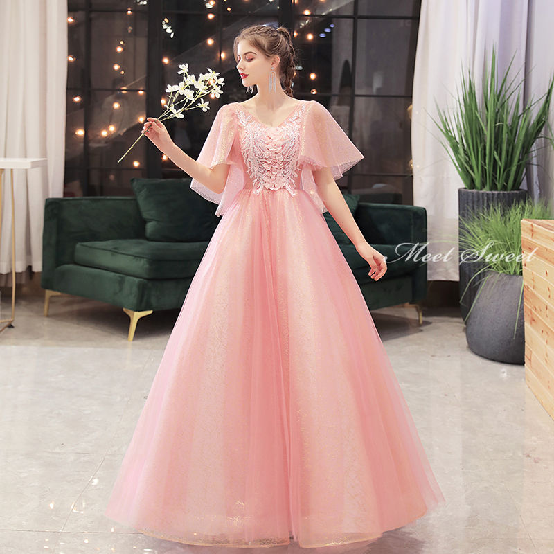 カラードレス│花嫁に人気！ピンク色の大人かわいいドレス