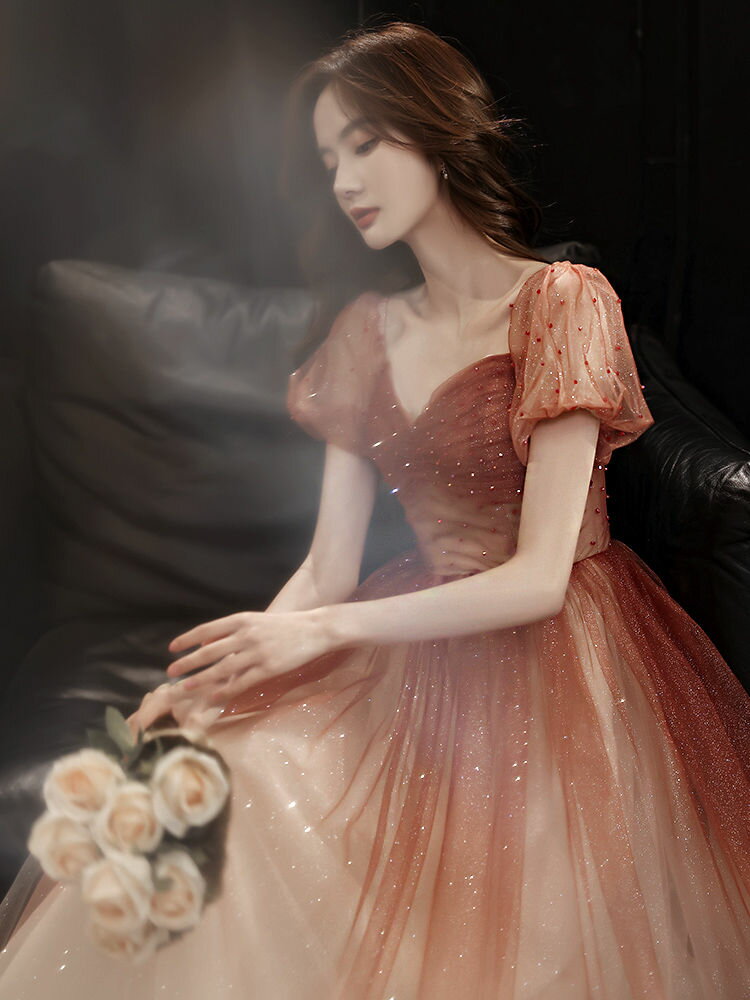 ウェディングドレス ウエディングドレス カラードレス パーティードレス ロングドレス Aラインドレス オフショルダー 赤 イブニングドレス レッド ビーズ グラデーションカラー 編み上げ 二つの腕カバー 大人 中高生 演奏会 発表会 結婚式 二次会 披露宴 コンサート