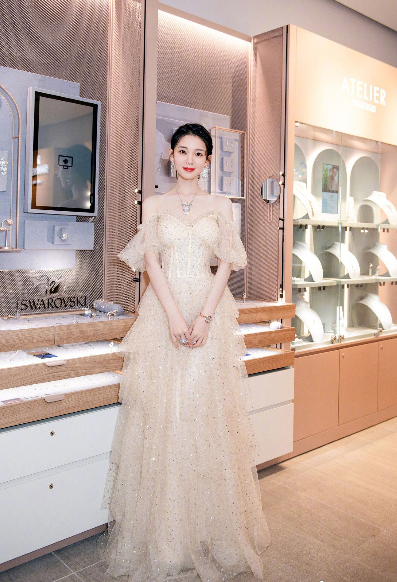 ウェディングドレス ウエディングドレス カラードレス カクテルドレス ロングドレス パーティードレス 発表会ドレス 演奏会 袖 ステージドレス イブニングドレス 成人式 卒業式 オフショルダー ベージュ 結婚式 二次会 披露宴 コンサート 花嫁 前撮り 後撮り