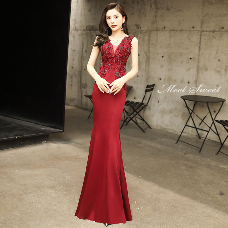 ウェディングドレス ウエディングドレス カラードレス 黒 赤 緑 白 オフホワイト ネイビー フォマール 袖なし ノースリーブ ロング丈 パーティードレス マーメイドラインドレス 発表会ドレス ステージドレス イブニングドレス 結婚式 花嫁 演奏会 二次会 披露宴 コンサート