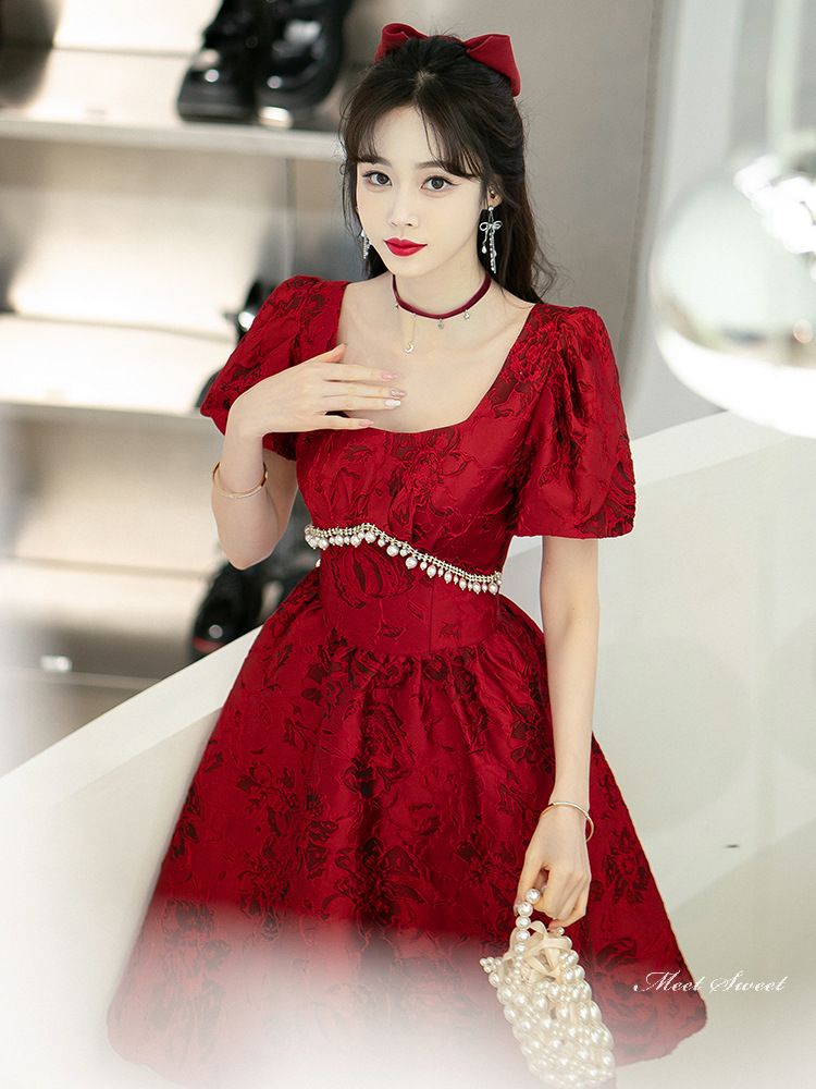 ウェディングドレス ウエディングドレス カラードレス カクテルドレス ミニドレス パーティードレス 発表会ドレス 演奏会 フォーマル Aラインドレス パフスリーブ 成人式 卒業式 赤 ワインレッド 花柄 かわいい 結婚式 二次会 イブニングドレス 披露宴 コンサート