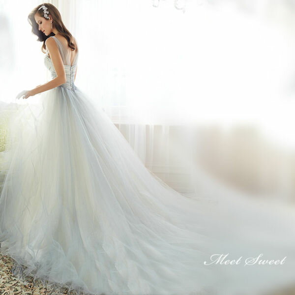 ウェディングドレス ウエディングドレス Aラインドレス 花嫁 カラードレス 演奏会 結婚式 イブニングドレス 二次会ドレス パーティードレス 袖なし ノースリーブ 発表会 コンサート 海外 挙式 ロケーション写真 披露宴 カクテルドレス 前撮り 後撮り ブライダル 袖あり