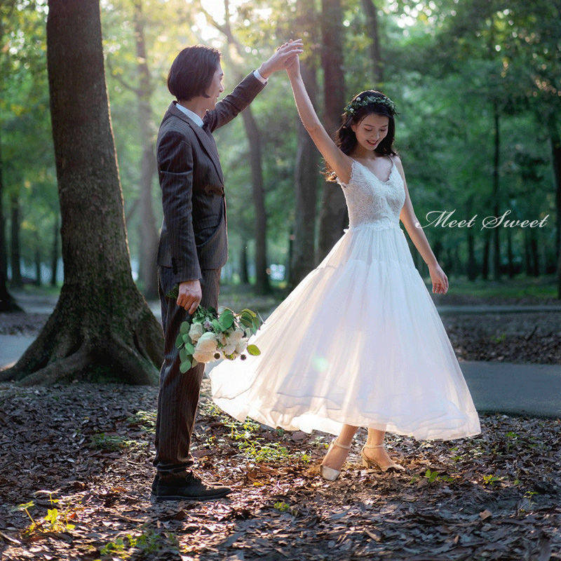 ウェディングドレス ウエディングドレス 二次会ドレス Aラインドレス キャミソール チュール マキシ丈スカート 結婚式 花嫁ドレス パーティードレス 披露宴 ブライダルドレス ロング丈 ロングドレス 白 オフホワイト 大きいサイズ 前撮り エレガント 海外挙式 セミオーダー