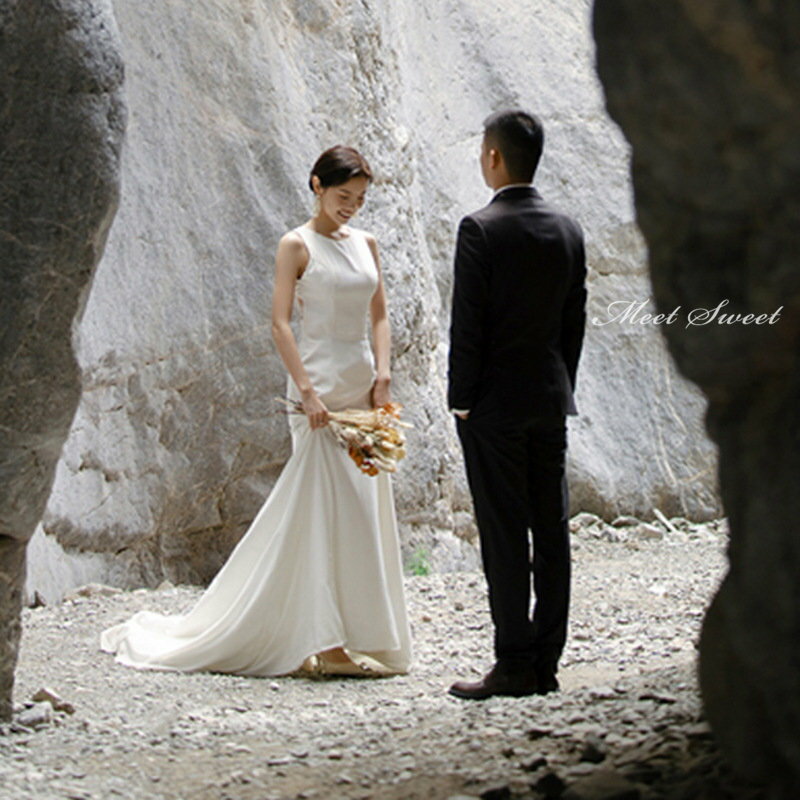 ウエディングドレス 花嫁 ウェディングドレス 結婚式 披露宴 二次会ドレス 2次会 前撮り オフホワイト 新婦 ロングドレス 海外挙式 ブライダルドレス スレンダーラインドレス リゾート エレガント セミオーダー おしゃれ エレガンス ホワイトドレス wedding dress