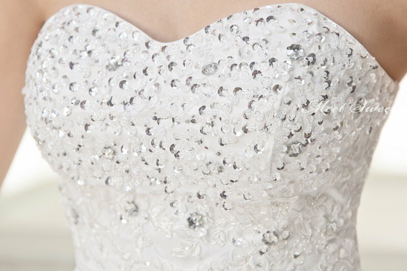 セール ウエディングドレス 花嫁ドレス ウェディングドレス 結婚式 披露宴 二次会ドレス 2次会 前撮り オフホワイト ロング丈 ロングドレス ビスチェ ベアトップ 袖なし 袖無し ノースリーブ ブライダルドレス プリンセスライン エレガント 海外挙式 セミオーダー クラシカル