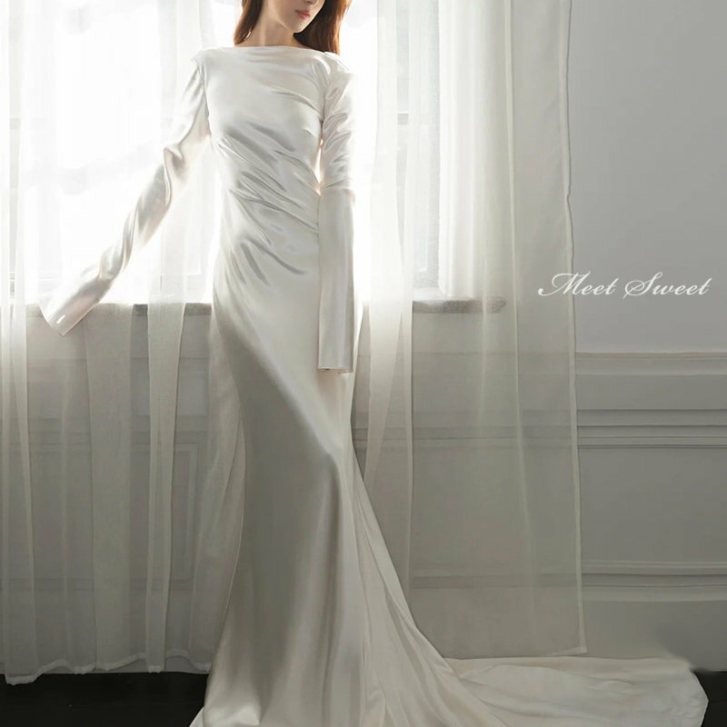 ウェディングドレス 二次会ドレス 結婚式 ブライダルドレス 長袖 袖あり ロングスリーブ スレンダーラインドレス バックレス オープンバック 後ろ姿 新婦 ロングドレス 前撮り 海外挙式 花嫁ドレス フォト 記念撮影 ウエディングドレス 披露宴 エレガント セミオーダー