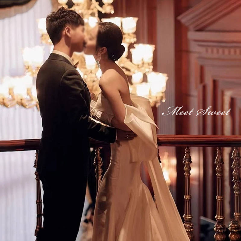 ウェディングドレス 二次会ドレス 結婚式 ブライダルドレス 新婦 ロングドレス サテン バックリボン トレーンドレス ベアトップ 袖なし 袖無し ノースリーブ ビスチェ 前撮り 海外挙式 花嫁ドレス ウエディングドレス 披露宴 エレガント セミオーダー おしゃれ フォト婚