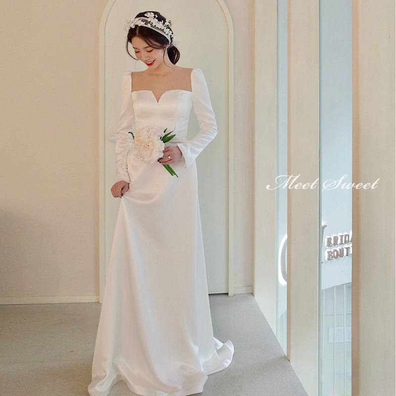ウェディングドレス 二次会ドレス 結婚式 ブライダルドレス 新婦 ロングドレス サテン 前撮り 海外挙式 花嫁ドレス 記念撮影 ウエディングドレス スレンダーラインドレス 長袖 袖あり ロングスリーブ スクエアネック 披露宴 エレガント セミオーダー おしゃれ フォト婚