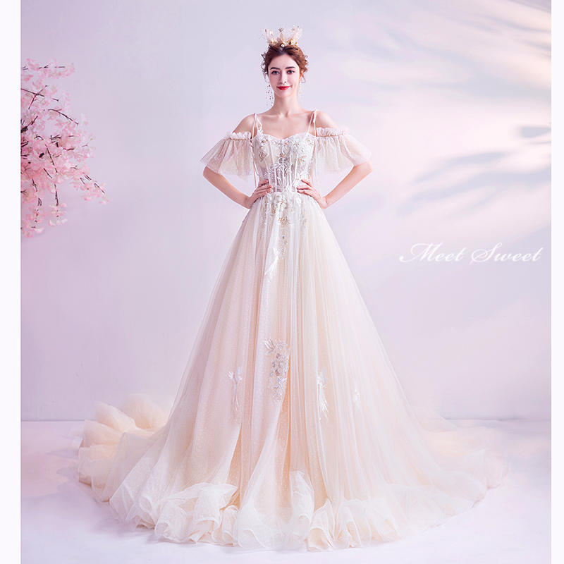 ウエディングドレス ウェディングドレス エンパイア トレーンラインドレス 花嫁ロングドレス 結婚式 露背 二次会ドレス エレガント 可愛いレース お呼ばれ 挙式 姫系 編み上げ 披露宴 前撮り 後撮り フォトウェディング wedding dress 海外挙式 小さいサイズ 1.5次会