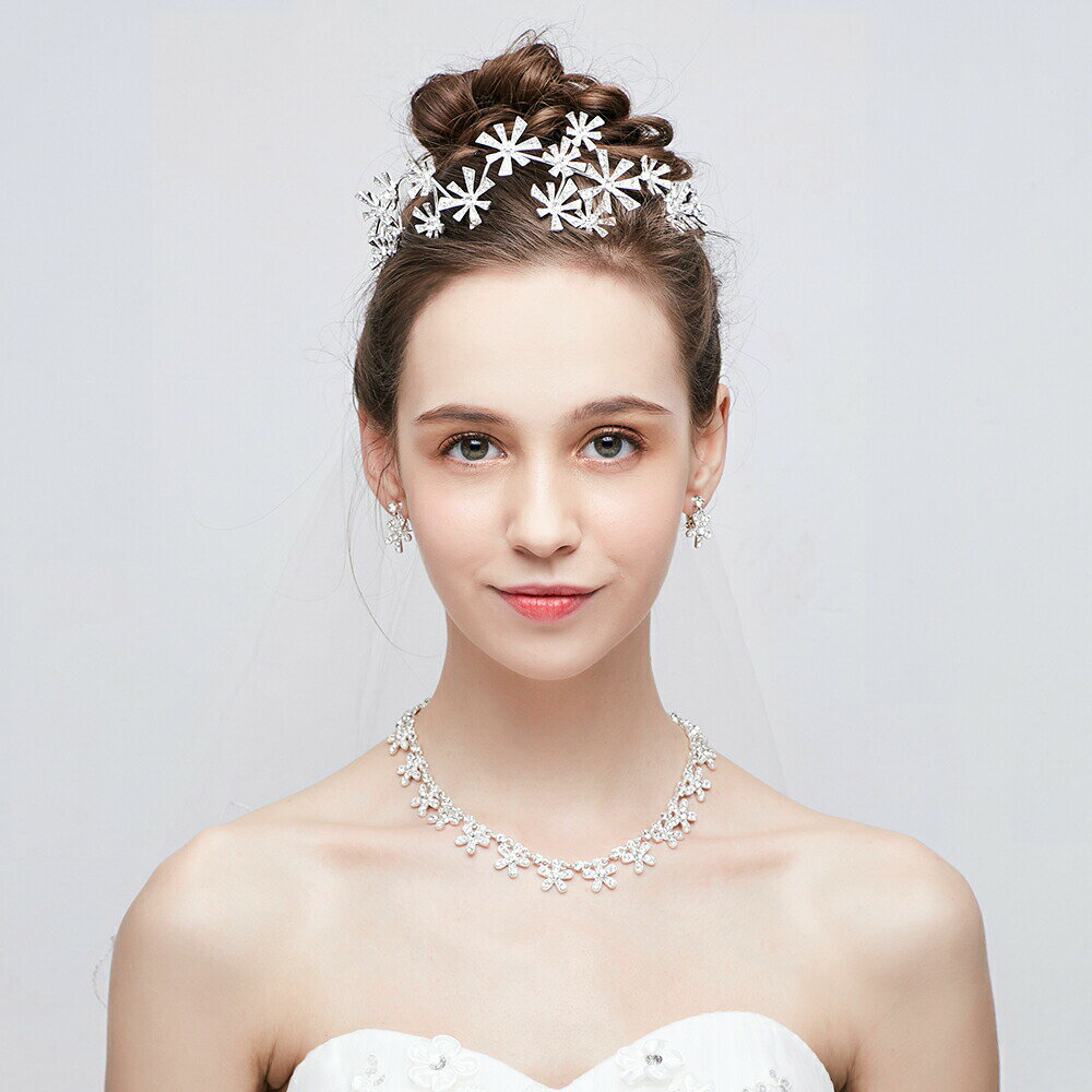 ヘッドドレス ホワイト ウェディング小物 花 ヘアバンド 可愛い アクセサリー 結婚式 二次会 披露宴 花嫁 ブライダル ウエディング パーティー 発表会 前撮り