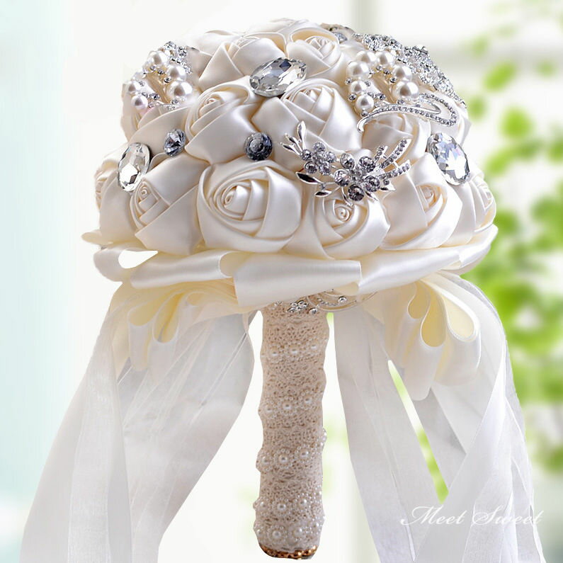 ウエディングブーケ 二次会 13色 ビジュー パール 結婚式 シルクフラワー サテン 花嫁 披露宴 造花 ブライダルブーケ ウェディング 海外挙式