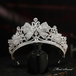 ティアラ クラウン ウエディングヘッドドレス 王冠 ウェディングヘアアクセサリー 花嫁小物 結婚式 披露宴 ブライダル 二次会 前撮り パーティー リボン 韓国風