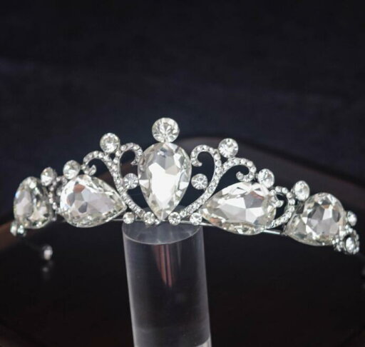 花嫁 カチューシャ ウェディングティアラ 結婚式 ヘッドドレス ウエディング 髪飾り クラウン 王冠 ブライダル ティアラ 演奏会 パーティー 二次会 発表会 花嫁 カチューシャ ウェディングティアラ 結婚式 ヘッドドレス ウエディング 髪飾り クラウン 王冠 ブライダル ティアラ 演奏会 パーティー 二次会 発表会
