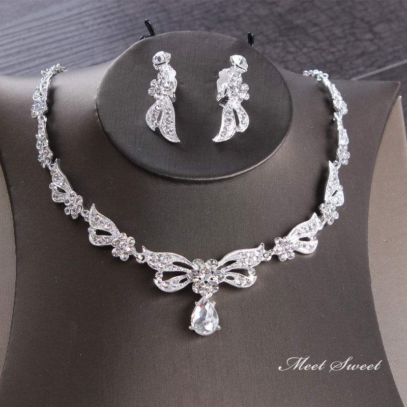【P5倍★BLACK FRIDAY限定】花嫁アクセサリー ラインストーン ネックレスセット 演奏会 発表会 パーティー 結婚式 二次会 ブライダルジュエリー ウ...