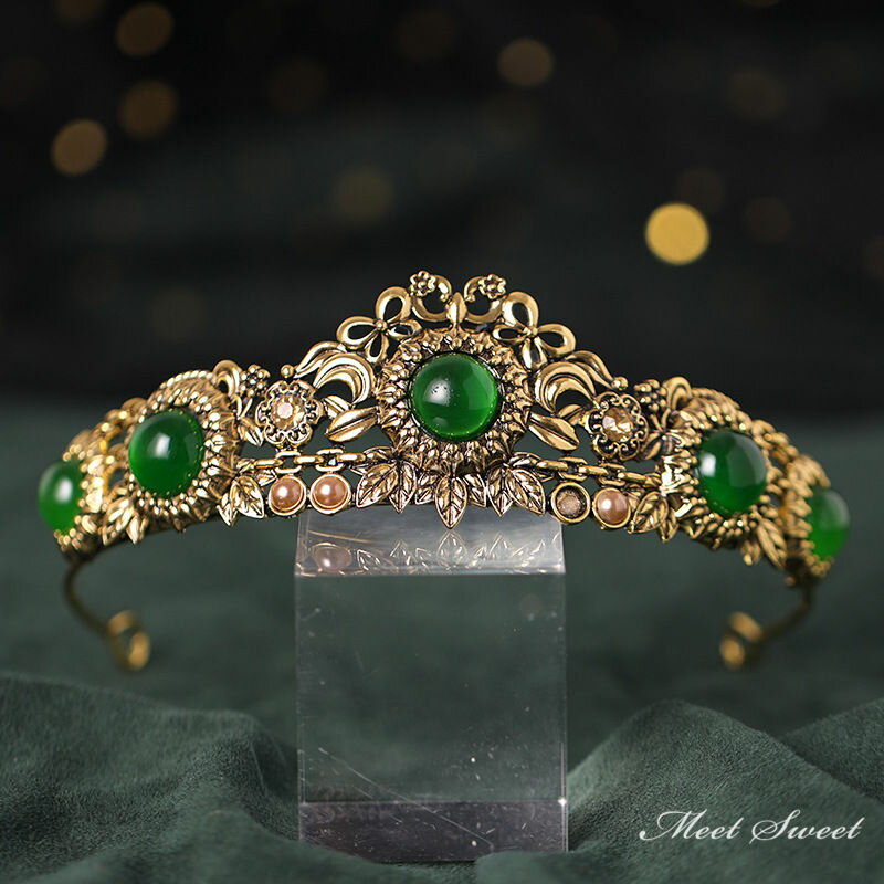 【P5倍★BLACK FRIDAY限定】グリーン レッド ウエディング ホワイト ヘッドドレス ティアラ 髪飾り クラシック 発表会 演奏会 イベント パーティ...