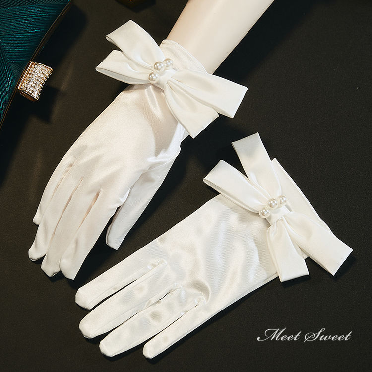 ショートグローブ ウェディンググローブ ウエディンググローブ ブライダル 結婚式 花嫁手袋 二次会 披露宴 前撮り オフホワイト リボン パール サテン