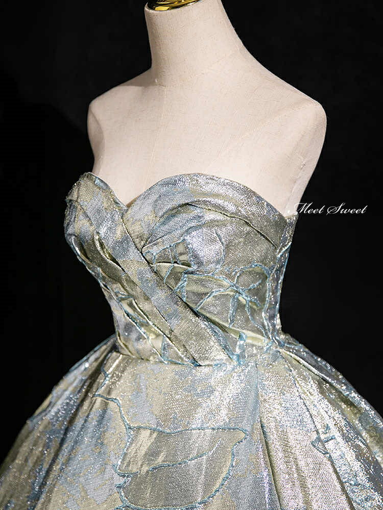 カラードレス 演奏会用ドレス シルバー 光沢感 リーフ柄 ベアトップ ウェディングドレス 二次会 花嫁 演奏会 発表会 ロングドレス 編み上げ 結婚式 大人 コンクール ステージ衣装 プリンセスライン Aライン 大きいサイズ パーティードレス ステージドレス ウエディングドレス