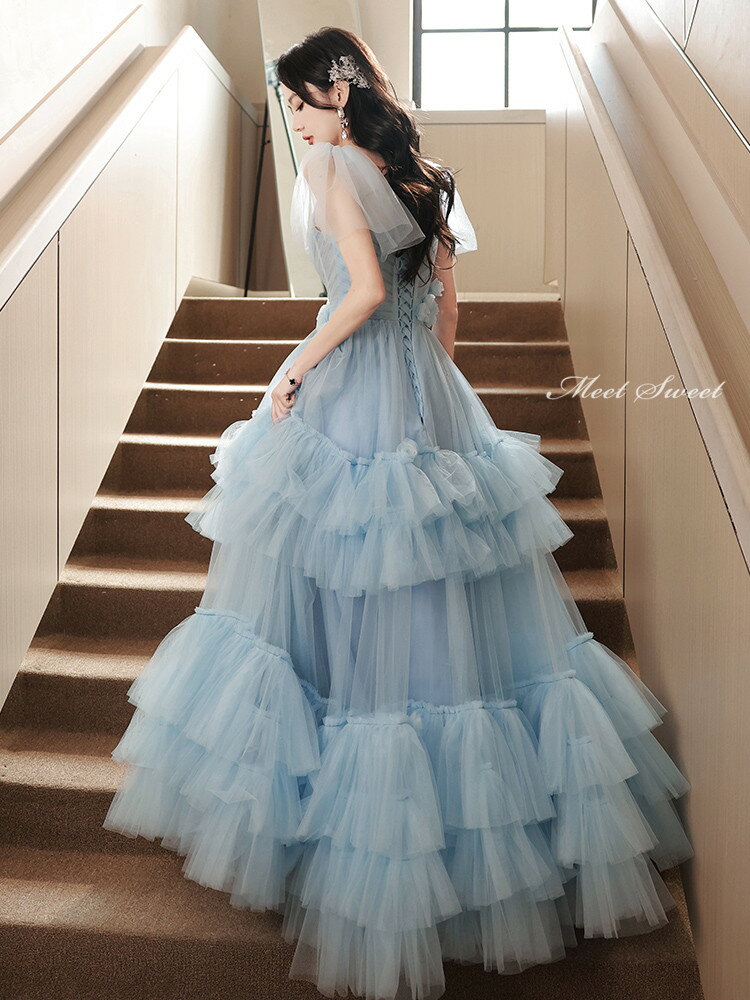 カラードレス ウェディングドレス ライトブルー フリル 半袖 チュール ふわふわ 可愛い ウエディングドレス イブニングドレス 発表会 演奏会 結婚式 二次会 花嫁パーティードレス ロングドレス カクテルドレス フォーマルドレス スカイブルー プリンセスドレス 編み上げ