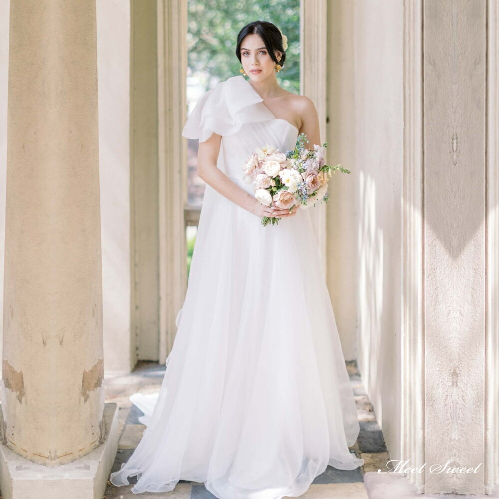 ウェディングドレス ウエディングドレス ロングドレス 二次会 結婚式 前撮り ブライダル 花嫁 ワンショルダー 編み上げ リボン 蝶結び スレンダードレス 海外挙式 フォトウェディング オフホワイト wedding dress パーティードレス 小さいサイズ 大きいサイズ