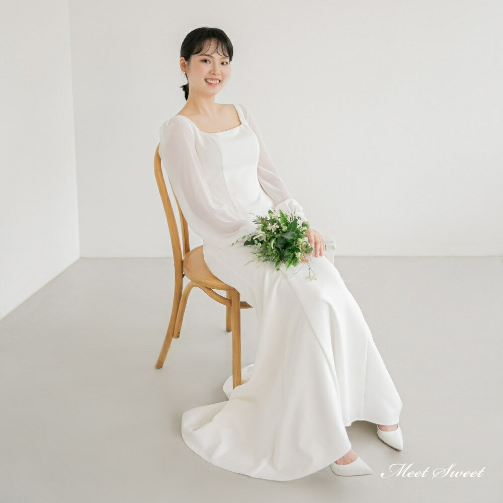 ウェディングドレス ウエディングドレス ロングドレス 二次会 結婚式 前撮り ブライダル 花嫁 長袖 サテン スクエアネック シンプル ビショップスリーブ 海外挙式 フォトウェディング オフホワイト wedding dress パーティードレス 小さいサイズ 大きいサイズ