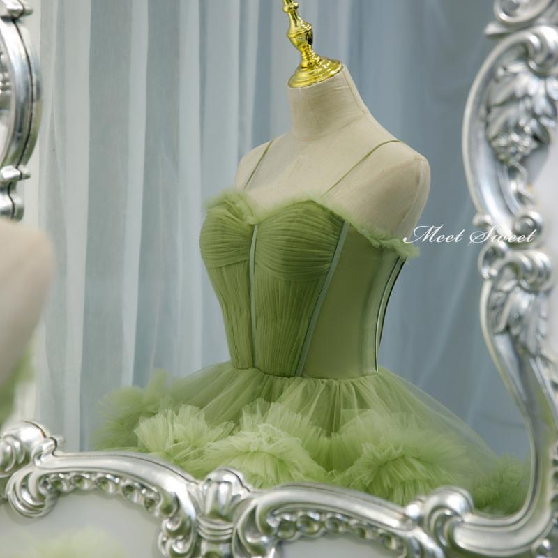 カラードレス 編み上げ グリーン キャミソール 緑 ロングドレス 結婚式 二次会 発表会 演奏会 ウェディングドレス ウエディングドレス プリンセスラインドレス イブニングドレス コンサート コンクール カクテルドレス ブライダル 花嫁 披露宴 プロム 大きいサイズ