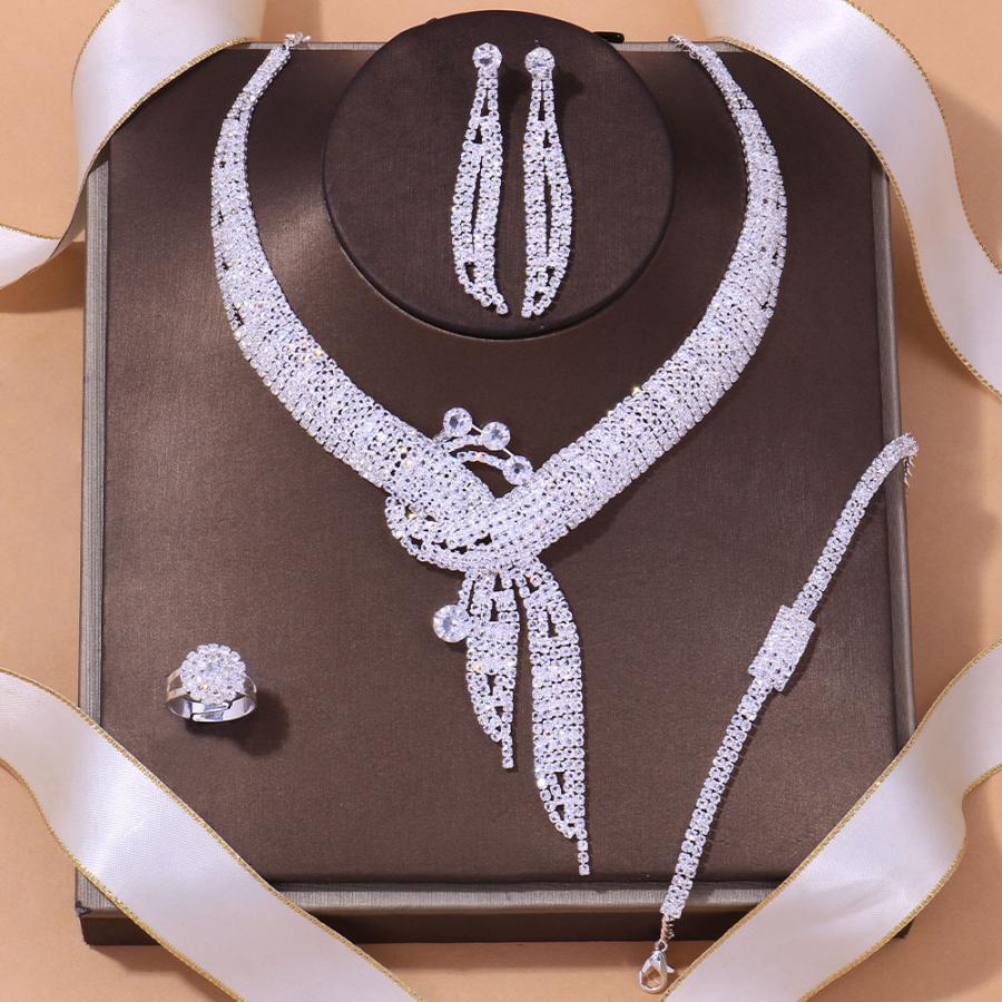 乐天商城 - ウェディングネックレス ブレスレット リング ピアス 4点セット シルバー 結婚式 前撮り ステージ 海外挙式 二次会 発表会 演奏会 パーティー 花嫁小物 披露宴 ブライダルアクセサリー ウエディングネックレス 成人式 卒業式 食事会 誕生日 パーティーネックレス