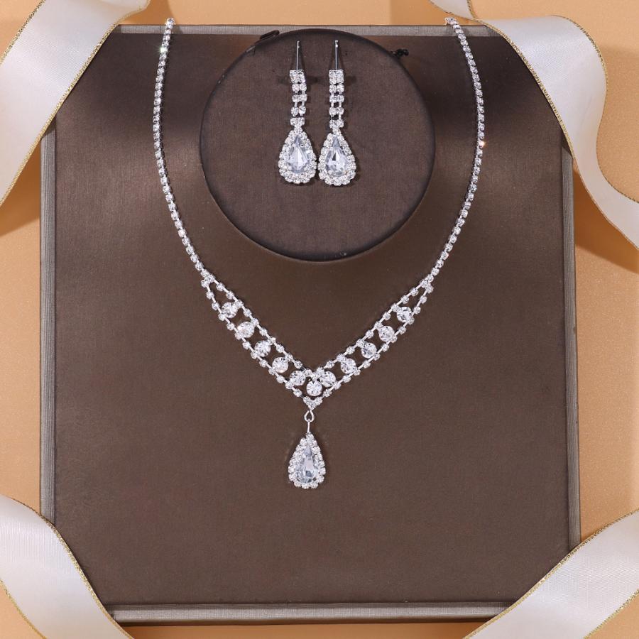 Rhodolite - ウェディングネックレス ピアス セット シルバー ゴールド 結婚式アクセサリー 挙式 二次会 発表会 演奏会 パーティー 花嫁小物 披露宴 ウエディングネックレス ブライダルアクセサリー ラインストーン お呼ばれ 成人式 卒業式 誕生日 パーティーネックレス 前撮り